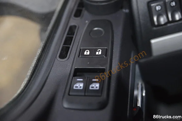SHACMAN Commercial Vehicle Xuande Wing 3 Standard Container Edition 350hp 4X2(6 wheels) Tractor Truck Cab (3) | 86Trucks