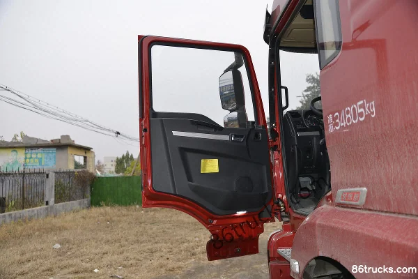 SHACMAN Commercial Vehicle Xuande Wing 3 Standard Container Edition 350hp 4X2(6 wheels) Tractor Truck Cab (1) | 86Trucks