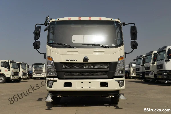 Sinotruk HOWO Hanjiang 170 hp 4X2(6 wheels) Water Sprinkler Truck (Lvye Brand) Exterior (2) | 86Trucks