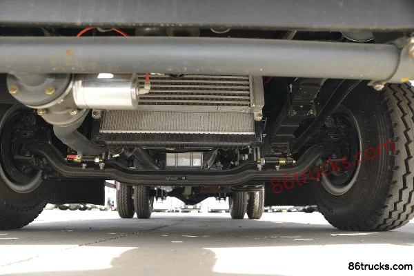 Sinotruk HOWO Hanjiang 170 hp 4X2(6 wheels) Water Sprinkler Truck (Lvye Brand) Chassis (1) | 86Trucks