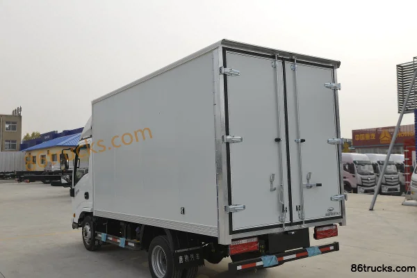 Tangjun Ouling Jinlika II 102 hp 4X2(6 wheels) 3.7m Single Row Van Light Truck Body (3) | 86Trucks