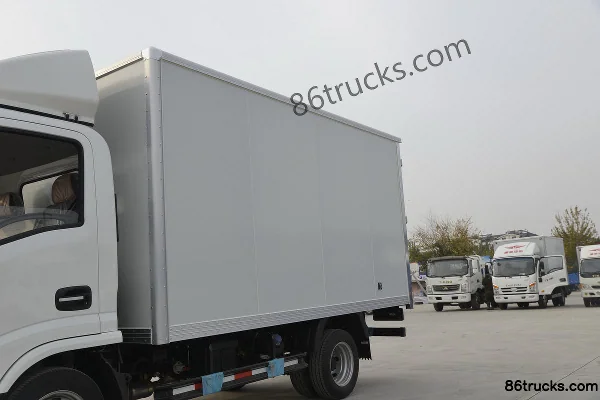 Tangjun Ouling Jinlika II 102 hp 4X2(6 wheels) 3.7m Single Row Van Light Truck Body (1) | 86Trucks