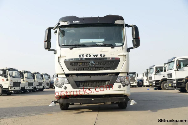 Sinotruk HOWO TX7 310hp 8X4(12 wheels) water sprinkler truck (Lvye brand) Exterior (2) | 86Trucks