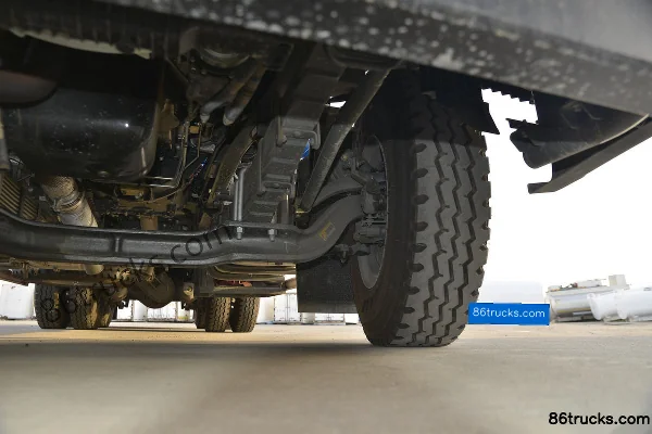Sinotruk HOWO TX7 310 hp 8X4(12 wheels) Vacuum Truck (Lvye Brand) Chassis (3) | 86Trucks