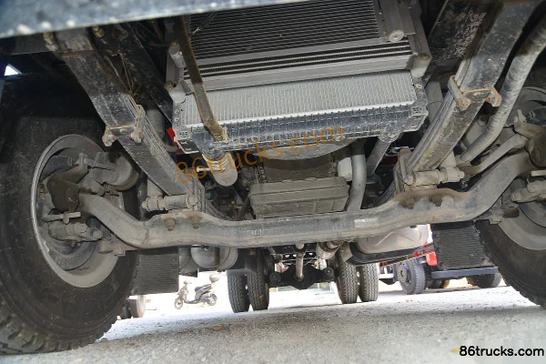 Dayun Zhisheng 200 ch 4X2(6 roues) camion porteur plateau à ridelles 6,75 m (China VI) (pont arrière 9T) Châssis (1) | 86Trucks