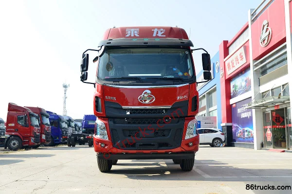 Dongfeng Liuqi Chenglong H5 Medium Truck 240 hp 6X2(8 wheels) 8.6 m Grain Van Cargo Truck Exterior (2) | 86Trucks