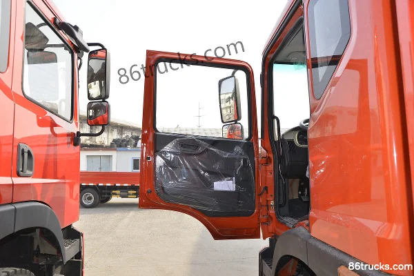 Dongfeng Duolika D9 170 hp 4X2(6 wheels) 6.8m Van Cargo Truck Cab (1) | 86Trucks