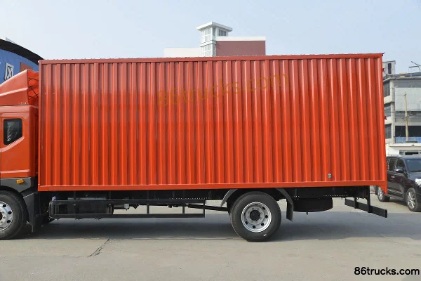 Dongfeng Duolika D9 170 hp 4X2(6 wheels) 6.8m Van Cargo Truck Body (2) | 86Trucks