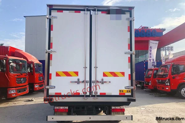 Dongfeng Kaipute K6-L 150hp 4X2(6 wheels) 4.09m Single Row Refrigerated Truck Exterior (3) | 86Trucks