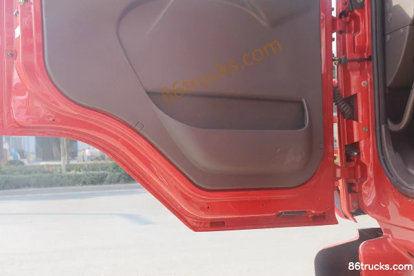 Changzheng Auto Fenghuang C5 Heavy Truck 400 hp 6X4(10 wheels) Tractor Truck Cab (3) | 86Trucks