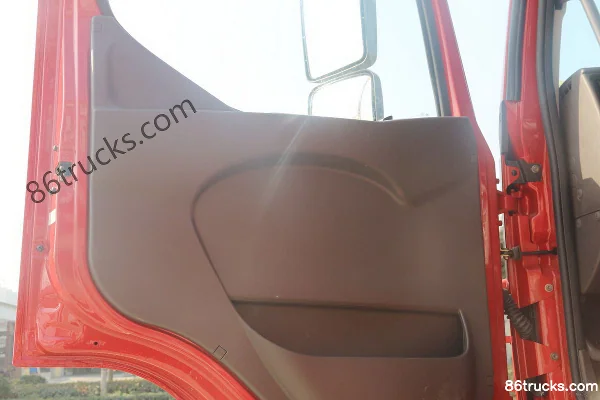 Changzheng Auto Fenghuang C5 Heavy Truck 400 hp 6X4(10 wheels) Tractor Truck Cab (2) | 86Trucks