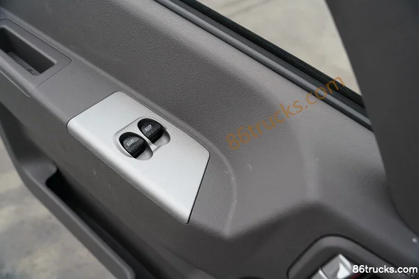 Hyundai Commercial Vehicle Hongtu EV 4.5T 4.13m Single Row Pure Electric Box Van 89kWh 4X2(6 wheels) Interior (2) | 86Trucks