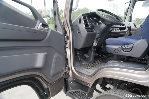 Hyundai Commercial Vehicle Shengtu H3 129 hp 4X2(6 wheels) 4.12 m Single Row Van Cargo Truck (5-speed) Cab (1) | 86Trucks