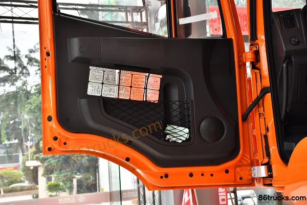 SAIC Hongyan Genlyon M500 Heavy Truck Standard Load Edition 450 hp 6X4(10 wheels) Tractor Truck Cab (3) | 86Trucks