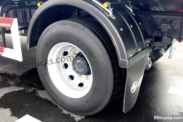 SAIC Hongyan Jiebao H6 240 hp 4X2(6 wheels) 6.8m Refrigerated Truck Chassis (3) | 86Trucks