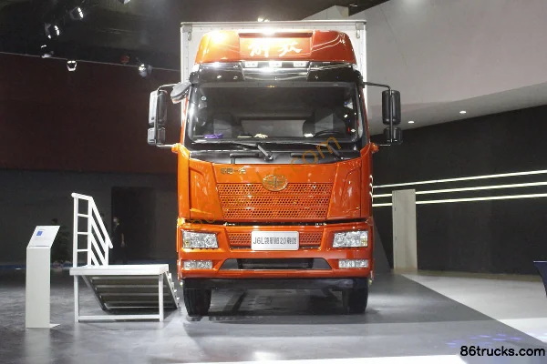 FAW Jiefang New J6L Heavy Truck Leading Edition 2.0 240 hp 4X2(6 wheels) 6.8m Van Cargo Truck (China VI) Exterior (2) | 86Trucks