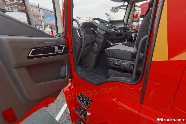 SAIC Hongyan Jiehu H6 Standard Load Edition 360 hp 4X2(6 wheels) Semi-Tractor Truck (China VI) Cab (1) | 86Trucks