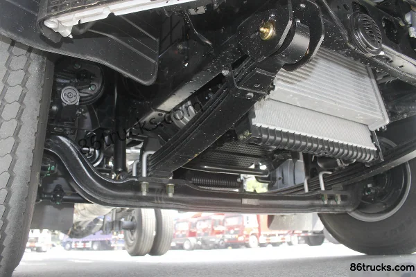 Foton Aoling Suyun 156 ch 4X2(6 roues) camion porteur fourgon simple cabine 4,14 m (China VI) Châssis (1) | 86Trucks