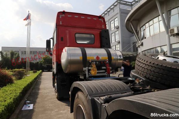 FAW Linghe Huzun S200 Heavy Truck Zhixiang 460 hp 6X4(10 wheels) LNG Tractor Truck (China VI) Cab (1) | 86Trucks