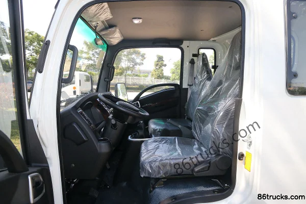 Dayun 116 hp 4X2(6 wheels) 3.67m semi-row flatbed light truck Cab (3) | 86Trucks