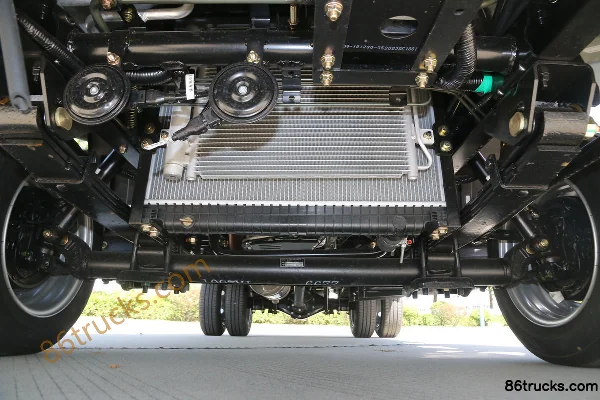 Dayun 116 hp 4X2(6 wheels) 3.67m semi-row flatbed light truck Chassis (1) | 86Trucks