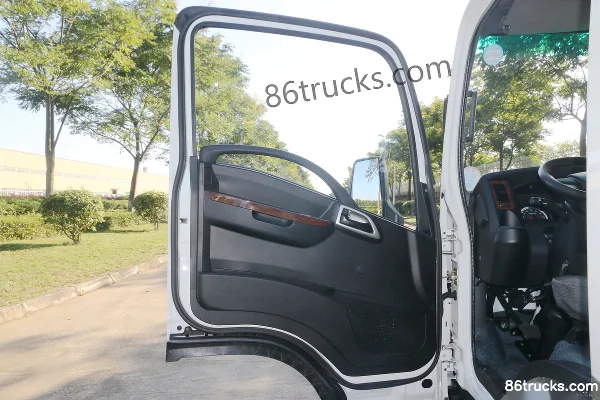 Dayun Gasoline Edition 129 hp 4X2(6 wheels) 3.05m double-row flatbed light truck Cab (1) | 86Trucks