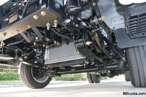 Dayun Gasoline Edition 129 hp 4X2(6 wheels) 3.05m double-row flatbed light truck Chassis (3) | 86Trucks