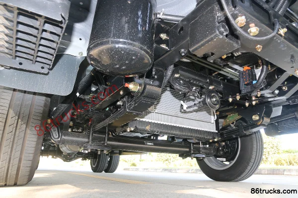 Dayun Gasoline Edition 129 hp 4X2(6 wheels) 3.05m double-row flatbed light truck Chassis (1) | 86Trucks