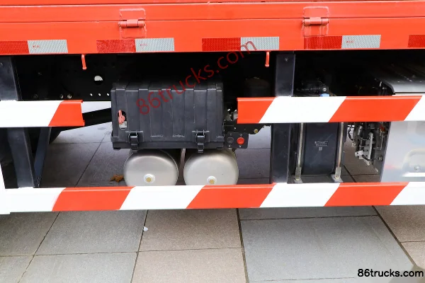 SHACMAN Delong L3000 245hp 4X2(6 wheels) Truck Mounted Crane (China VI) (SANY Palfinger Brand) Cab (3) | 86Trucks