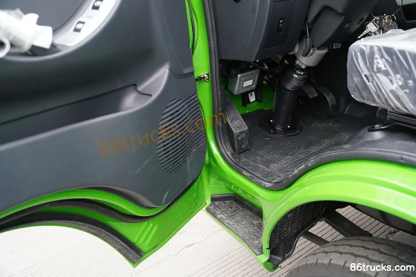Kama Ruihang EV 3.5T 3.83m single-row pure electric dump truck (width 1.95m) 58.91kWh 4X2(6 wheels) Cab (3) | 86Trucks