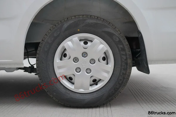 Changan Qingxingche Ruixing M80 2021 Comfort 122ch 2 places 1.6L essence toit plat portes battantes arrière fourgon (China VI) Châssis (2)