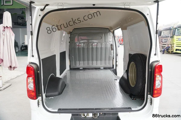 Changan Qingxingche Ruixing M80 2021 Comfort 122ch 2 places 1.6L essence toit plat portes battantes arrière fourgon (China VI) Caisse (3)