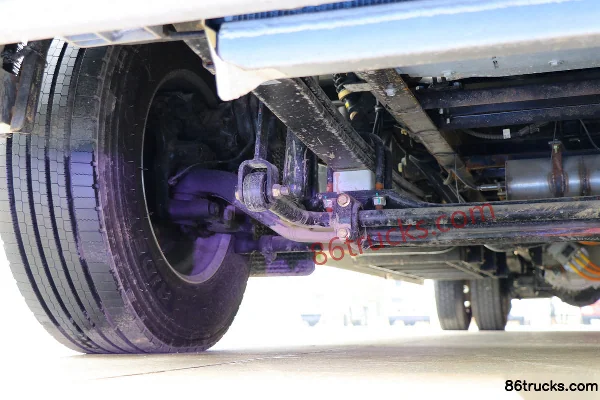 SHACMAN Delong L6000 4X2(6 wheels) 9m electric cargo truck Chassis (2) | 86Trucks