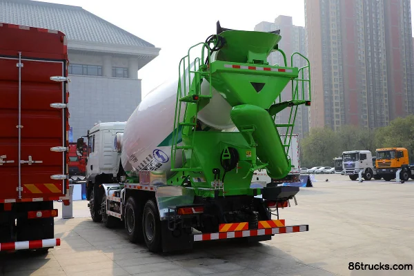 SHACMAN Delong M3000S 340 hp 8X4(12 wheels) Concrete Mixer Truck (Lingyu Brand) Body (3) | 86Trucks