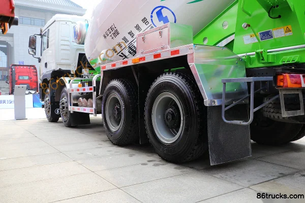 SHACMAN Delong M3000S 340 hp 8X4(12 wheels) Concrete Mixer Truck (Lingyu Brand) Body (2) | 86Trucks
