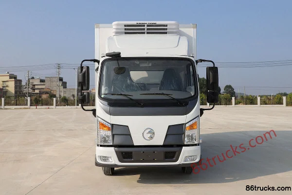 Yuchai New Energy EC301 4,5T cabine simple camion frigorifique 100% électrique 4X2(6 roues) Extérieur (2) | 86Trucks