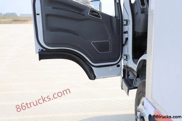 Yuchai New Energy EC301 4,5T cabine simple camion frigorifique 100% électrique 4X2(6 roues) (2) | 86Trucks