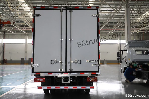 Yuchai New Energy EC301 4,5T cabine simple camion frigorifique 100% électrique 4X2(6 roues) Carrosserie (2) | 86Trucks