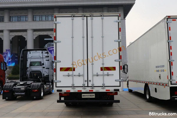 SHACMAN Delong M6000 336 hp 4X2(6 wheels) Center Axle Trailer Chassis (2) | 86Trucks