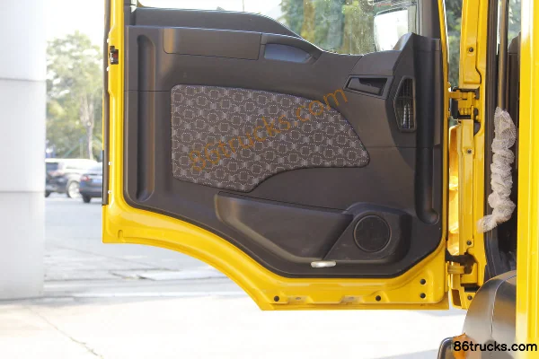 Sinotruk Sitrak G5 Heavy Truck Free Travel Edition 280hp 4X2(6 wheels) 9.92m Van Cargo Truck Cab (3) | 86Trucks