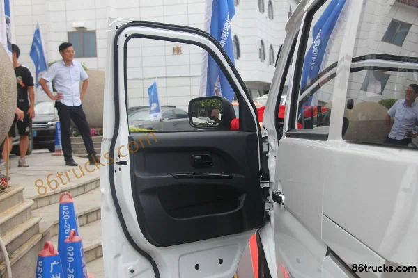 King Long Kaiwo D07 entrepreneur 2,1 T 5 places 4,17 m minibus électrique pur 41,86 kWh Cabine (1) | 86Trucks