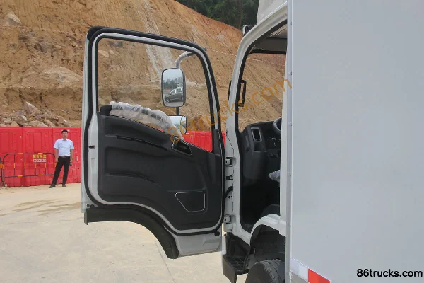 King Long K15 4.5T 4.1m Single Row Electric Van Light Truck (NJL5043XXYEVA1) 4X2(6 wheels) Interior (1) | 86Trucks
