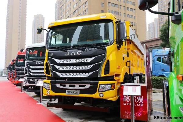 JAC Gallop K5W camion lourd 350 ch 8X4(12 roues) 6 m camion benne (China VI) Extérieur (2) | 86Trucks