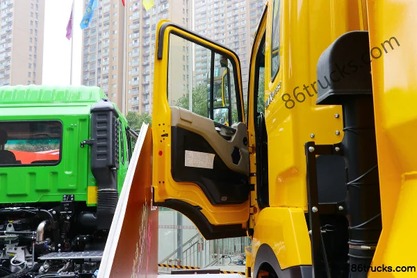 JAC Gallop K5W camion lourd 350 ch 8X4(12 roues) 6 m camion benne (China VI) Cabine (1) | 86Trucks