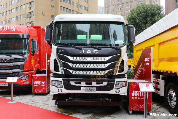 JAC GallopK5W 350 ch 8X4(12 roues) camion malaxeur 8 m³ Extérieur (2) | 86Trucks
