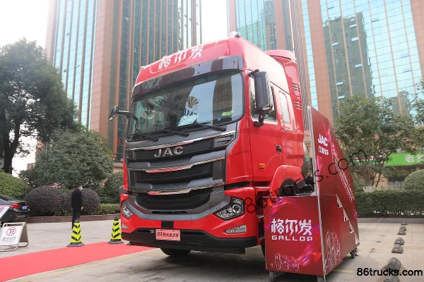 JAC Gallop A5W III Heavy Truck 460 hp 6X4(10 wheels) LNG Tractor Truck Exterior (3) | 86Trucks