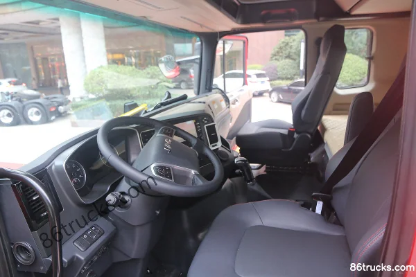 JAC Gallop A5W III Heavy Truck 460 hp 6X4(10 wheels) LNG Tractor Truck Cab (1) | 86Trucks