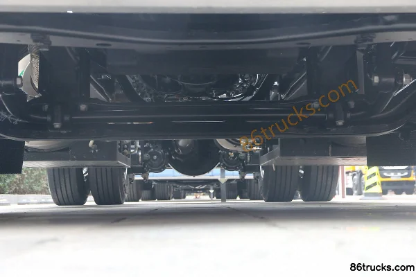 JAC Gallop K7 Heavy Truck 530hp 4X2(6 wheels) LNG Automatic Tractor Truck (Cummins) Chassis (1) | 86Trucks