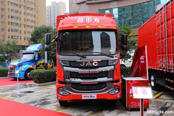 JAC Gallop A5L medium truck 220hp 4X2(6 wheels) 6.8m cage cargo truck (China VI) Exterior (2) | 86Trucks