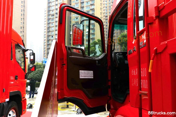 JAC Gallop A5L medium truck 220hp 4X2(6 wheels) 6.8m cage cargo truck (China VI) Cab (1) | 86Trucks